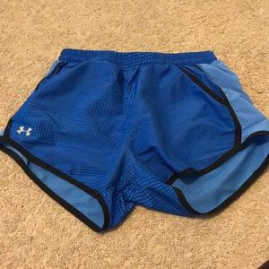 UNDER ARMOUR RUNNING SHORTS (with pockets)